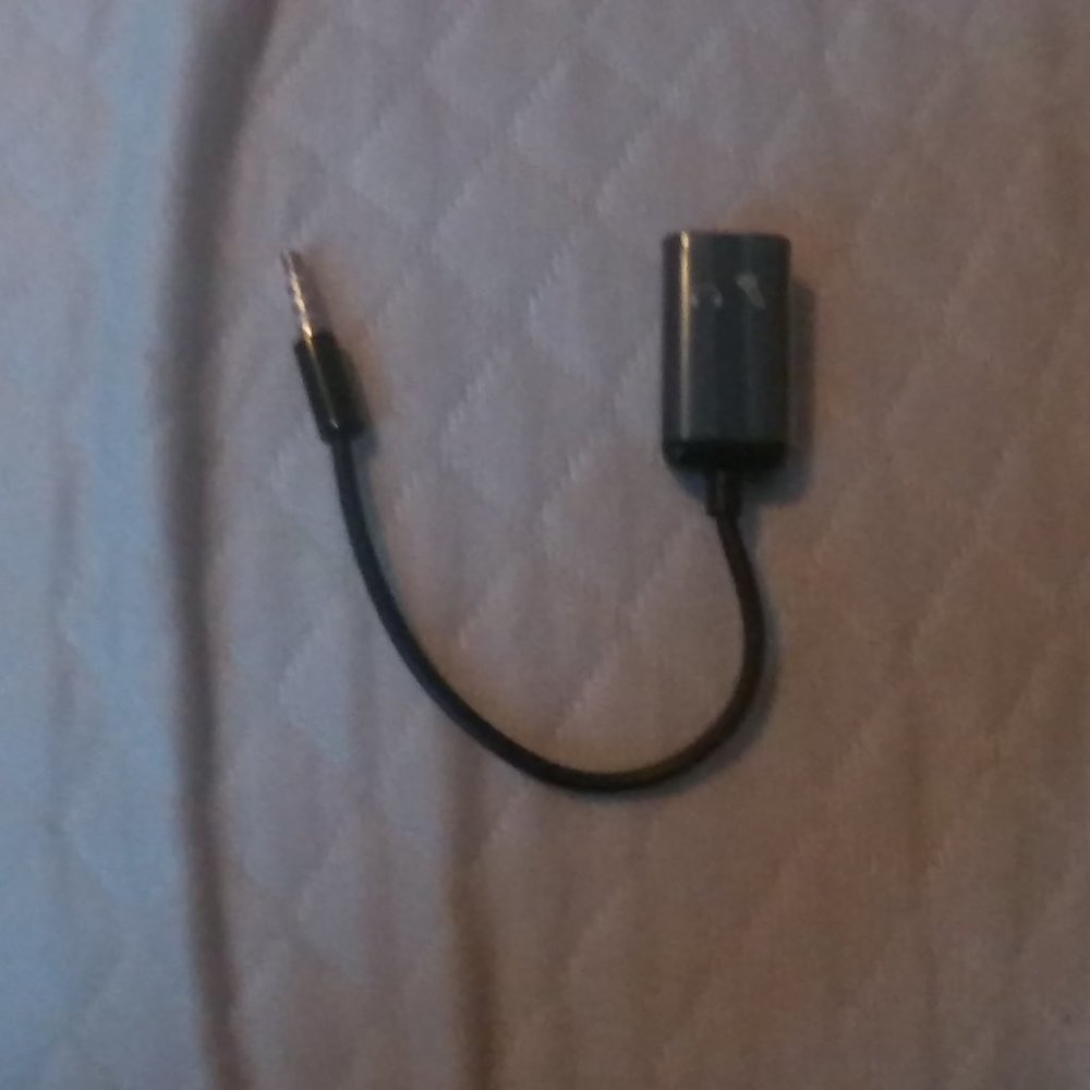 3.5mm mic audio jack to headphone microphone y splitter cable converter